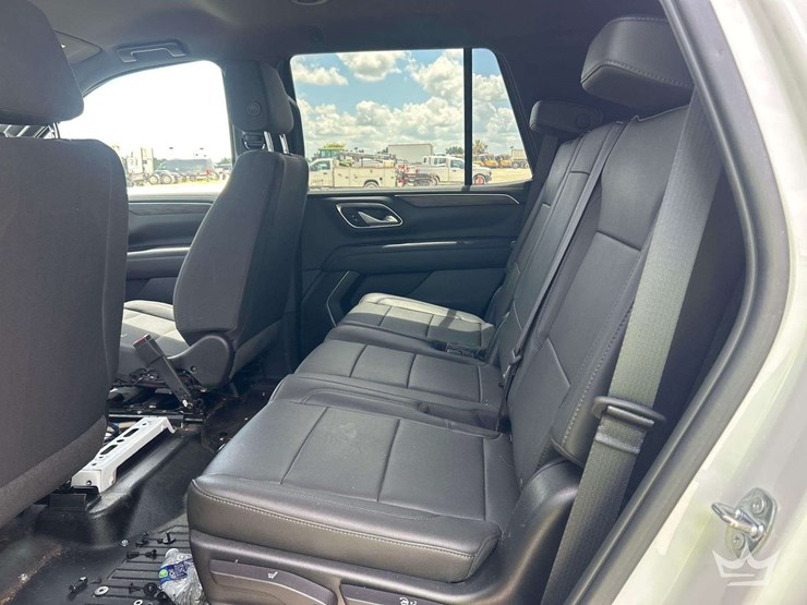 2022-chevrolet-tahoe-image-21