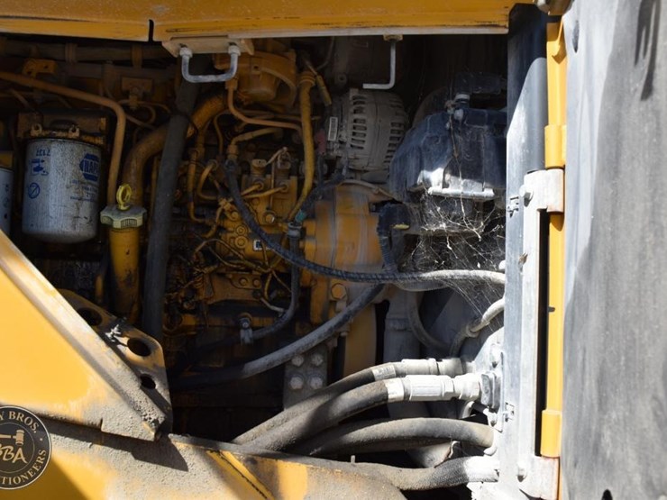 2021-deere-744l-image-53