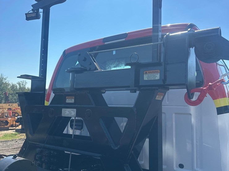 2022-ford-f750-image-23