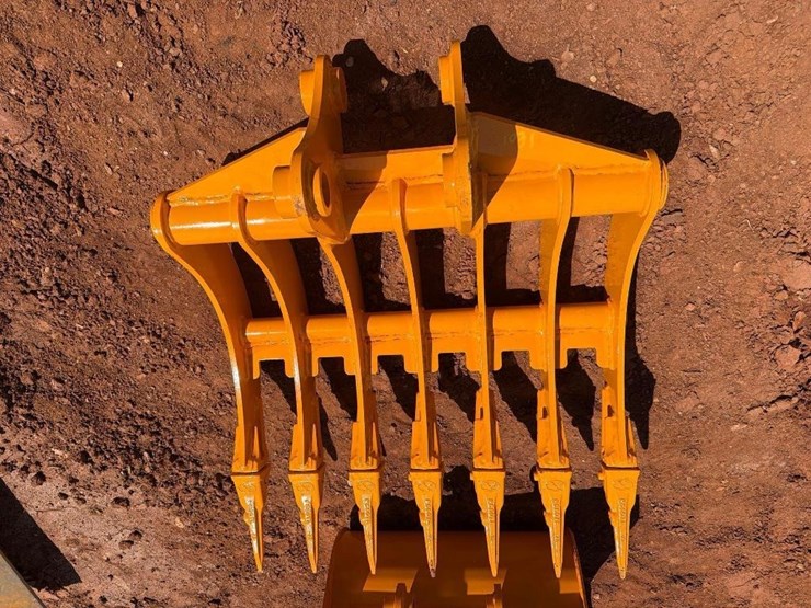 caterpillar-305-image-2