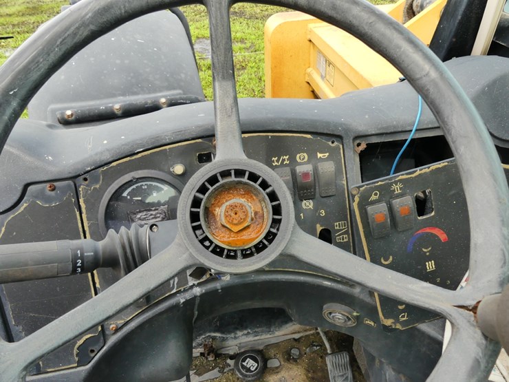 2014-caterpillar-tl943c-image-16