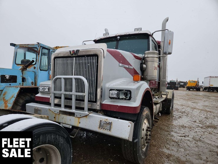 2015-western-star-4900-image-3