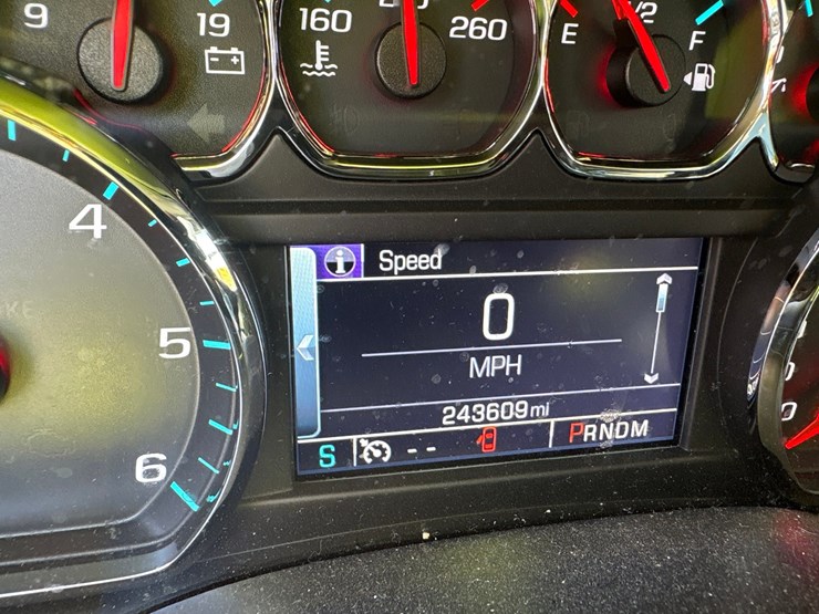 2015-chevrolet-1500-image-46