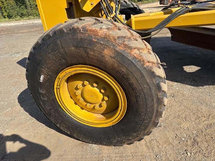 2011-caterpillar-140m2-vhp-plus-image-22