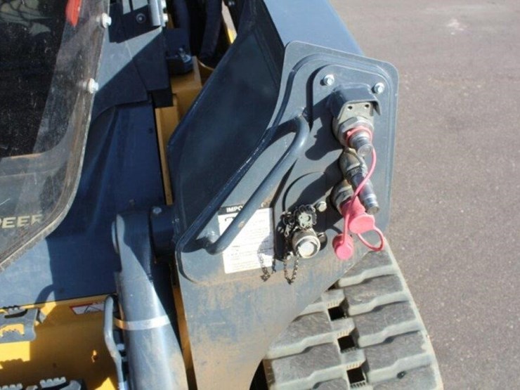 2024-deere-333g-image-17