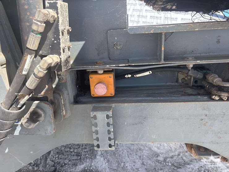 2021-metso-m-and-j-preshredder-4000m-dual-shaft-tracked-tire-shredder-machine-w/-extra-parts-image-47