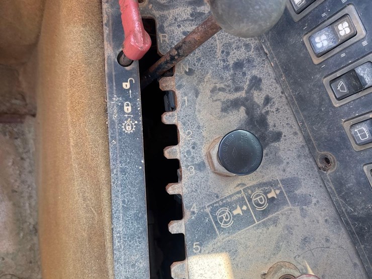 2000-caterpillar-613c-image-30