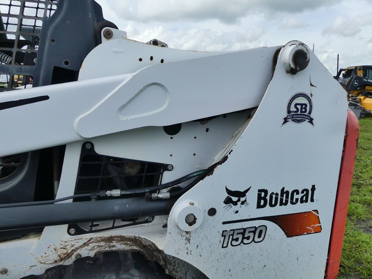 2019-bobcat-t550-image-8