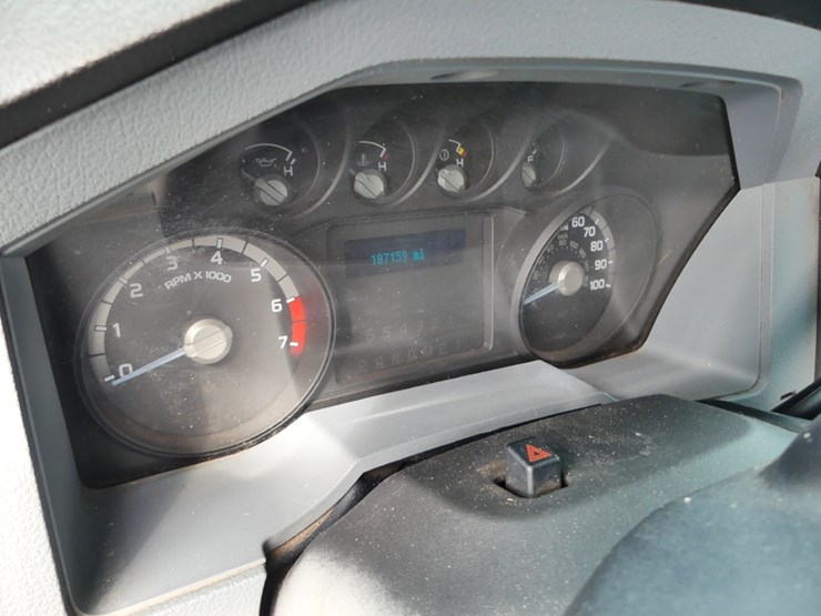 2016-ford-f250-xl-image-16