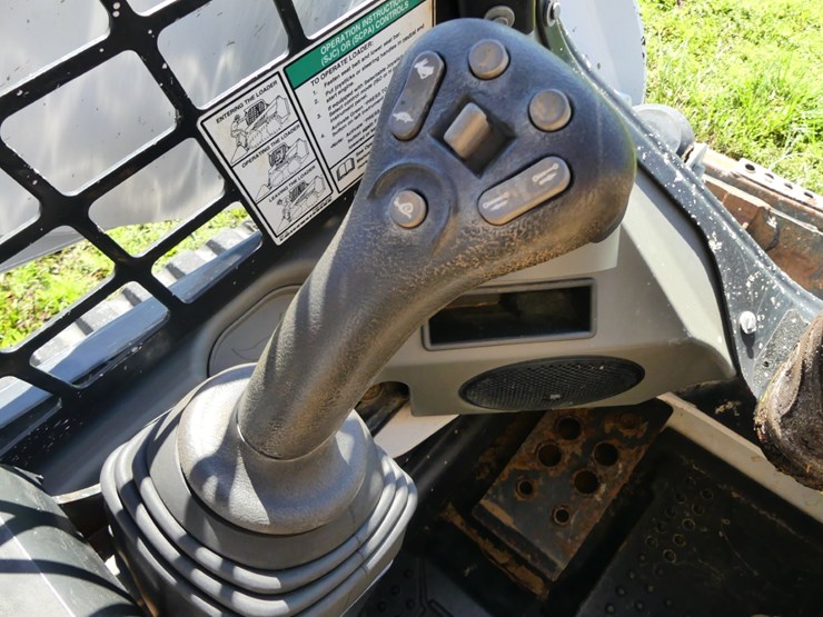2023-bobcat-t770-image-17