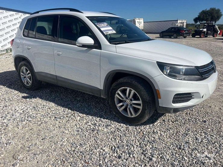 2015-volkswagen-tiguan-image-2