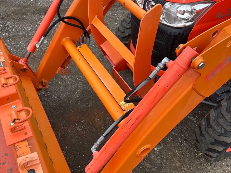 2012-kubota-l3200d-image-11