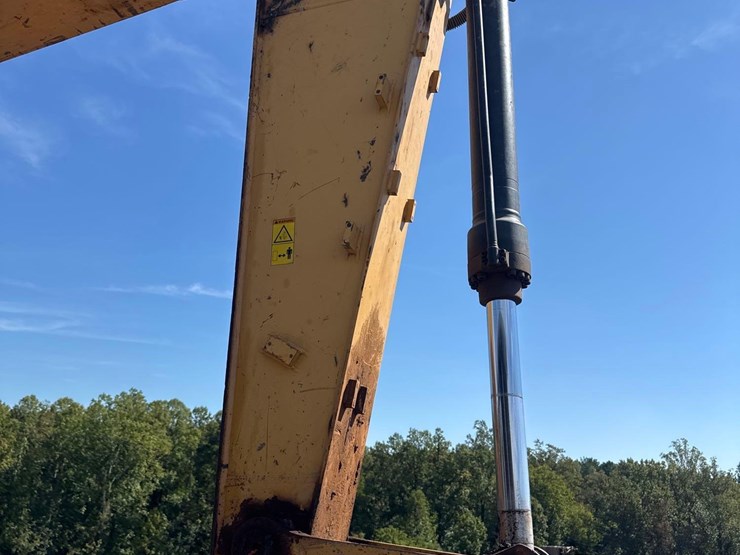2013-caterpillar-320el-image-13