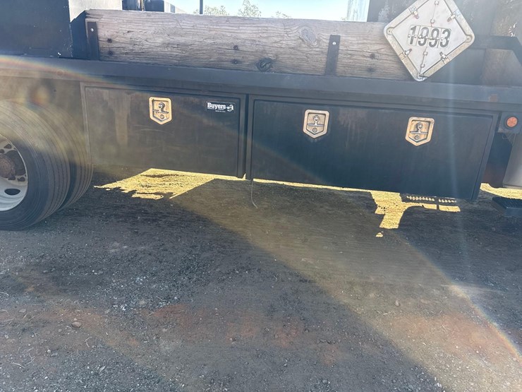 2013-ford-f550-image-19