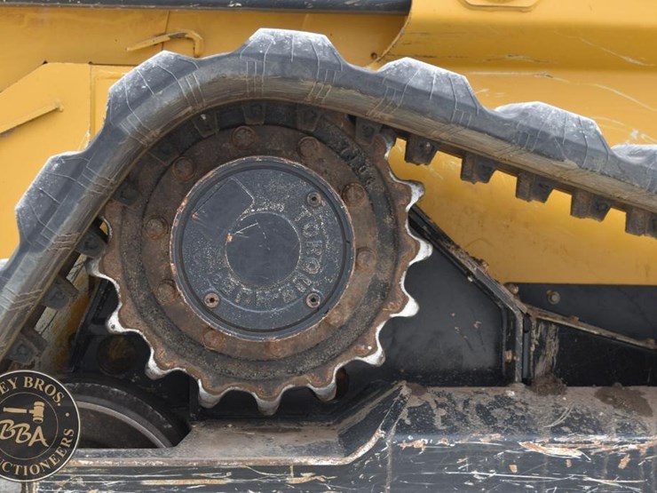 2018-deere-333g-image-39