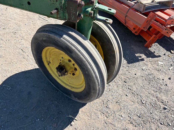john-deere-b-image-8