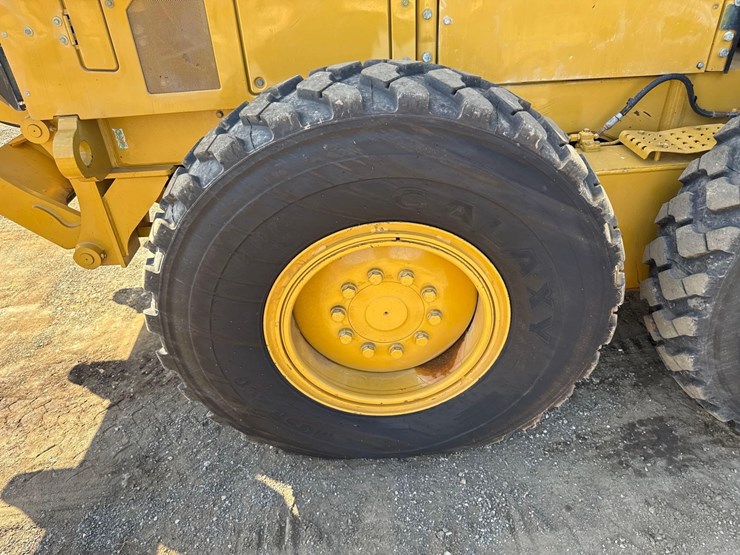2011-caterpillar-140m2-vhp-plus-image-25