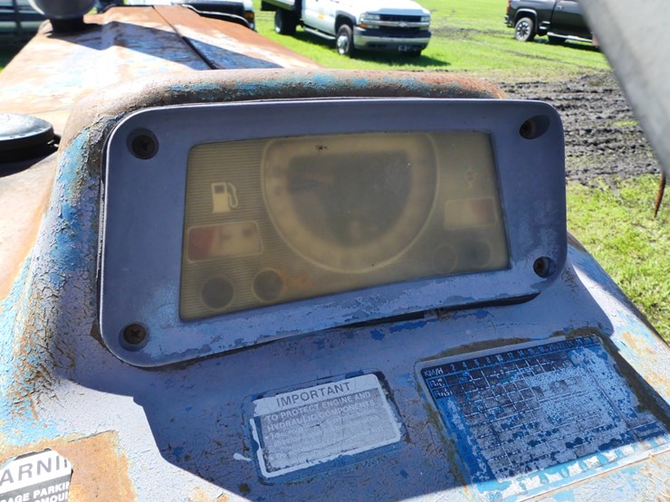 ford-7610-image-13