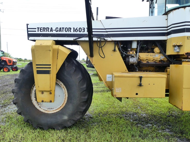 1996-caterpillar-3208-image-8
