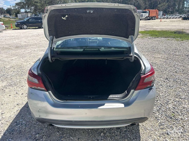 2018-nissan-altima-sedan-image-20