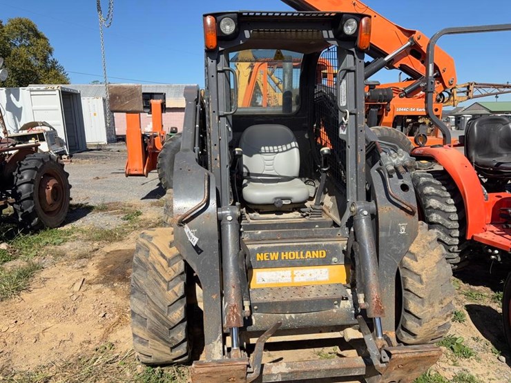 new-holland-l230-image-10