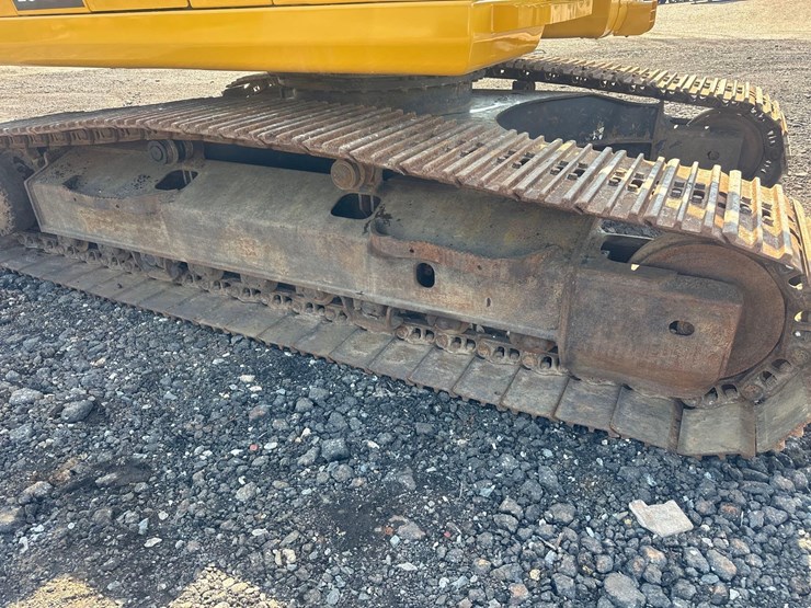 2021-komatsu-pc210-lc-11e0-image-22