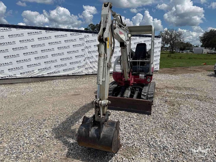 2019-takeuchi-tb235-2-image-11