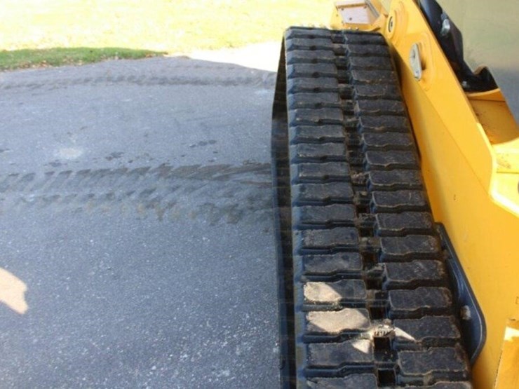 2024-deere-333g-image-32