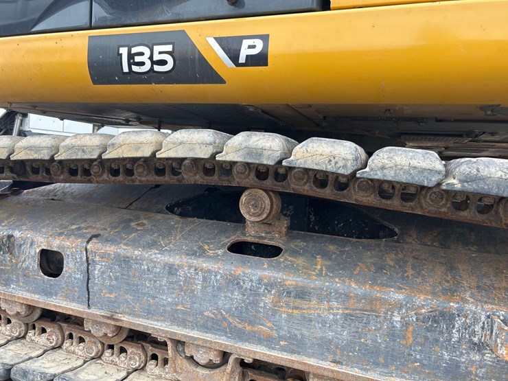 2023-deere-135-p-tier-image-64