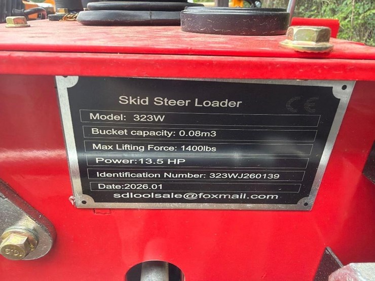 2026-future-323w-mini-skid-steer-loader-image-7