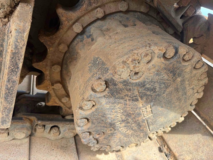 2013-komatsu-pc210-lc-10-image-21