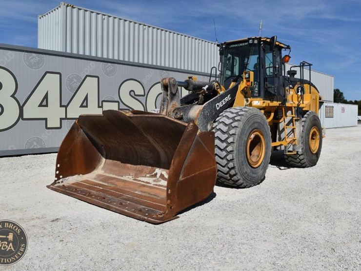 2021-deere-744l-image-12