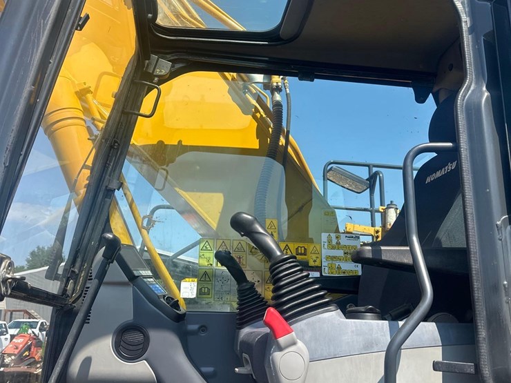 2021-komatsu-pc210-lc-11e0-image-30