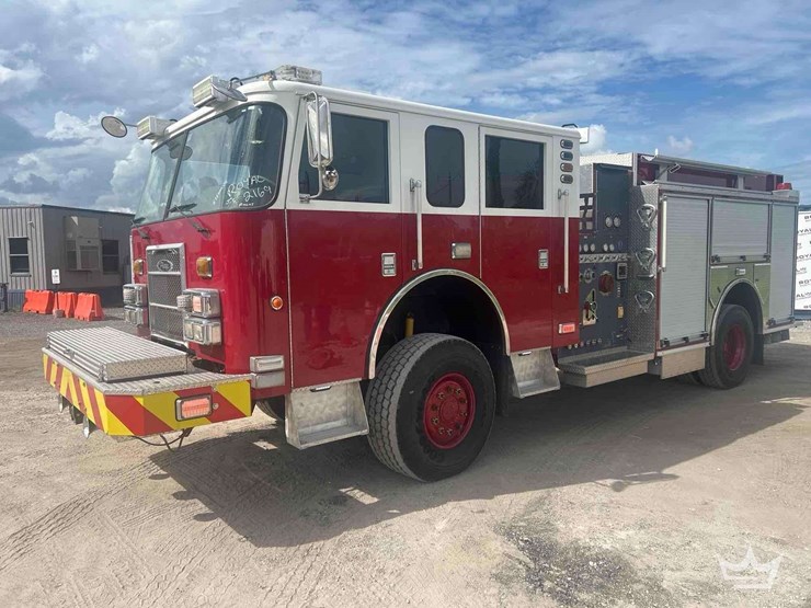 2003-pierce-4x4-rescue-pumper-fire-truck-image-1