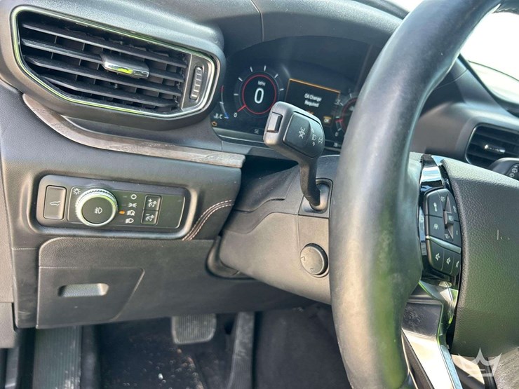 2022-ford-explorer-image-15