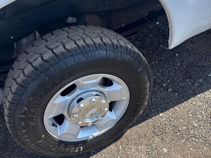 2012-ford-f250-xl-image-25