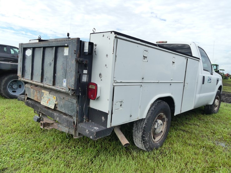 2008-ford-f250-xl-image-3