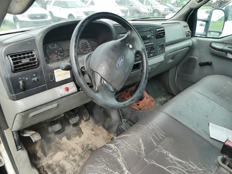 2005-ford-f550-xl-image-8