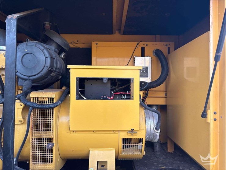 2006-caterpillar-d80-4-72kw-standby-diesel-generator-image-10