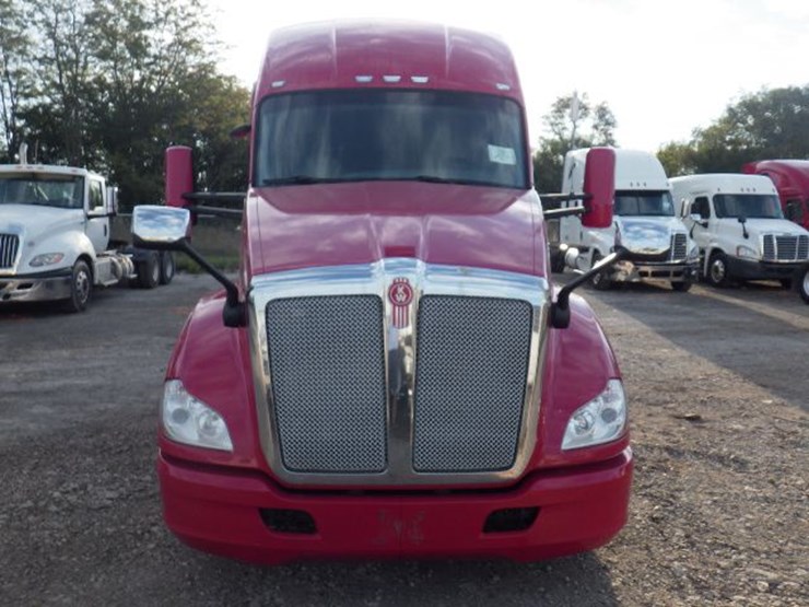 2017-kenworth-t680-image-4
