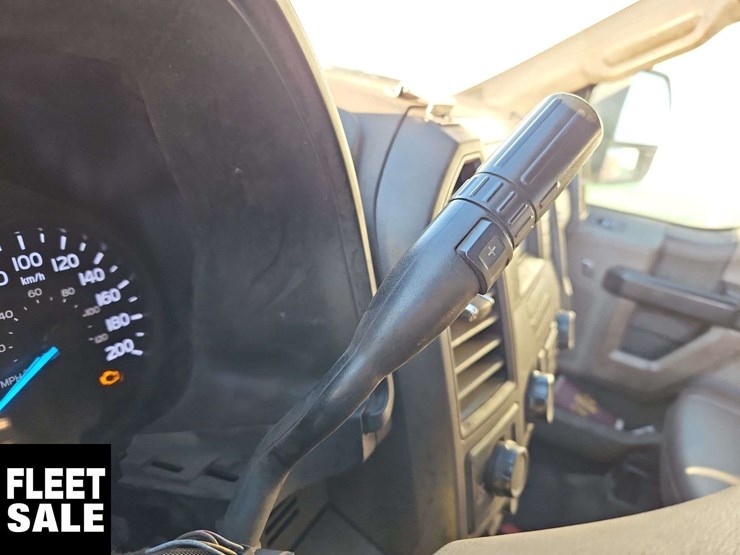 2021-ford-f350-image-22