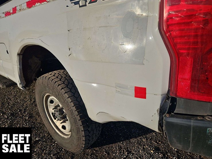 2021-ford-f350-image-35