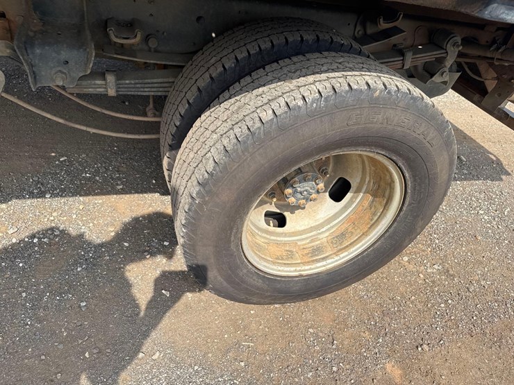 2020-ford-f350-xl-image-18