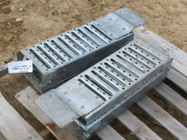 set-of-tri-folding-ramps-71"x9"-image-6
