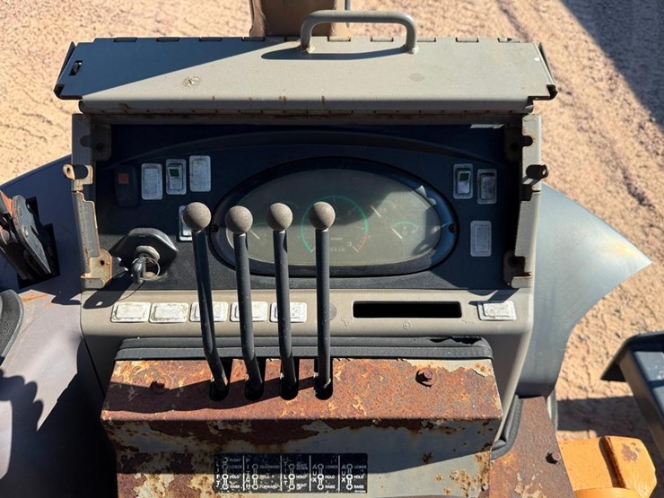 case-570m-xt-image-40