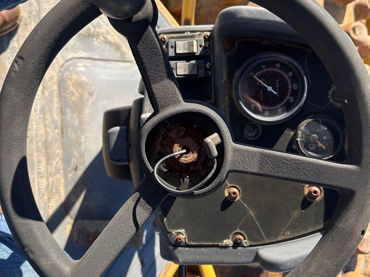 2006-caterpillar-cp-563e-image-24