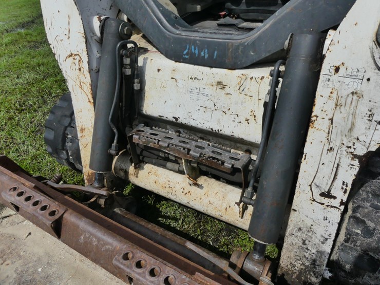 2016-bobcat-t750-image-12
