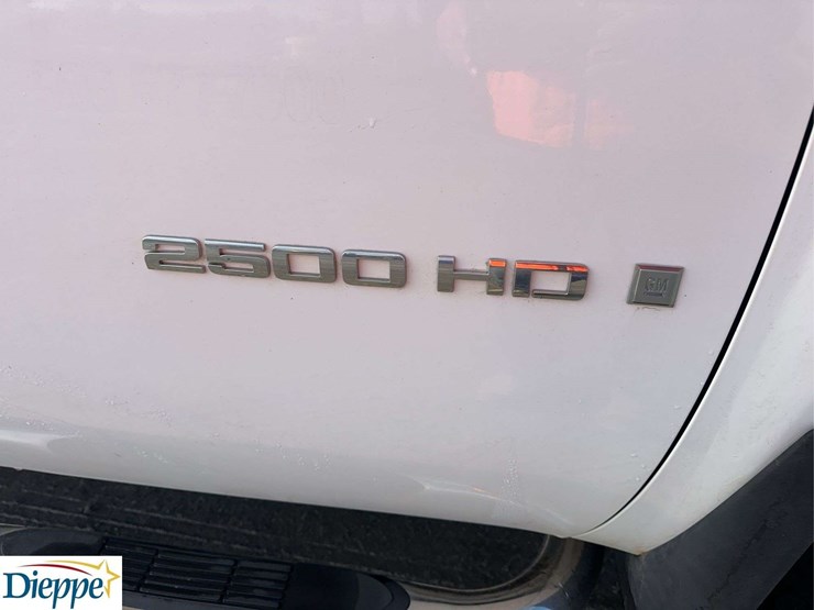 2009-gmc-sierra-2500hd-image-13