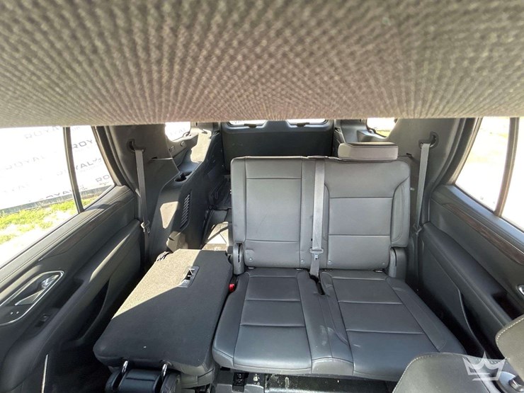 2023-chevrolet-tahoe-image-23