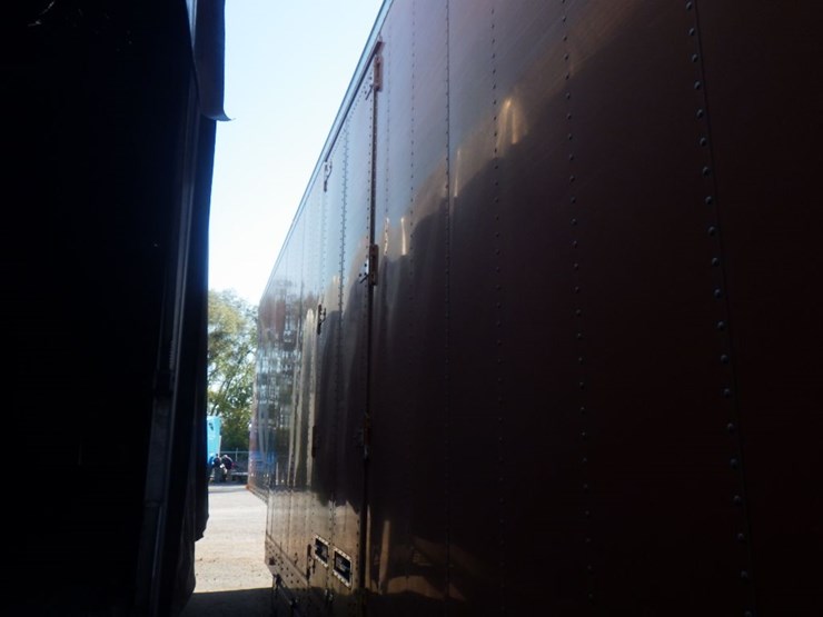 2008-kentucky-furniture-van-image-22